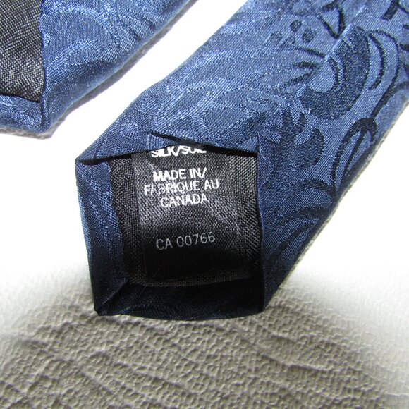 BOSA Tennis Themed Silk Tie - Picture 5 of 6